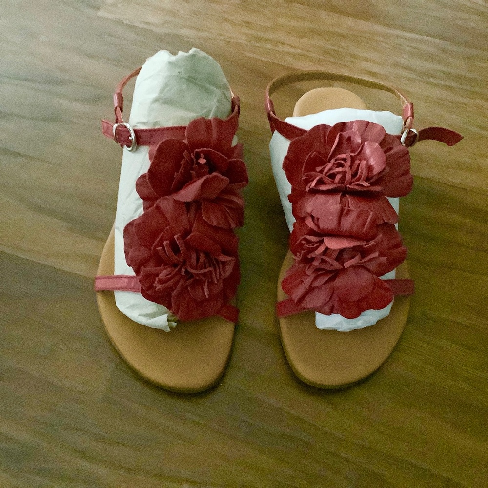 Locate red leather sandals